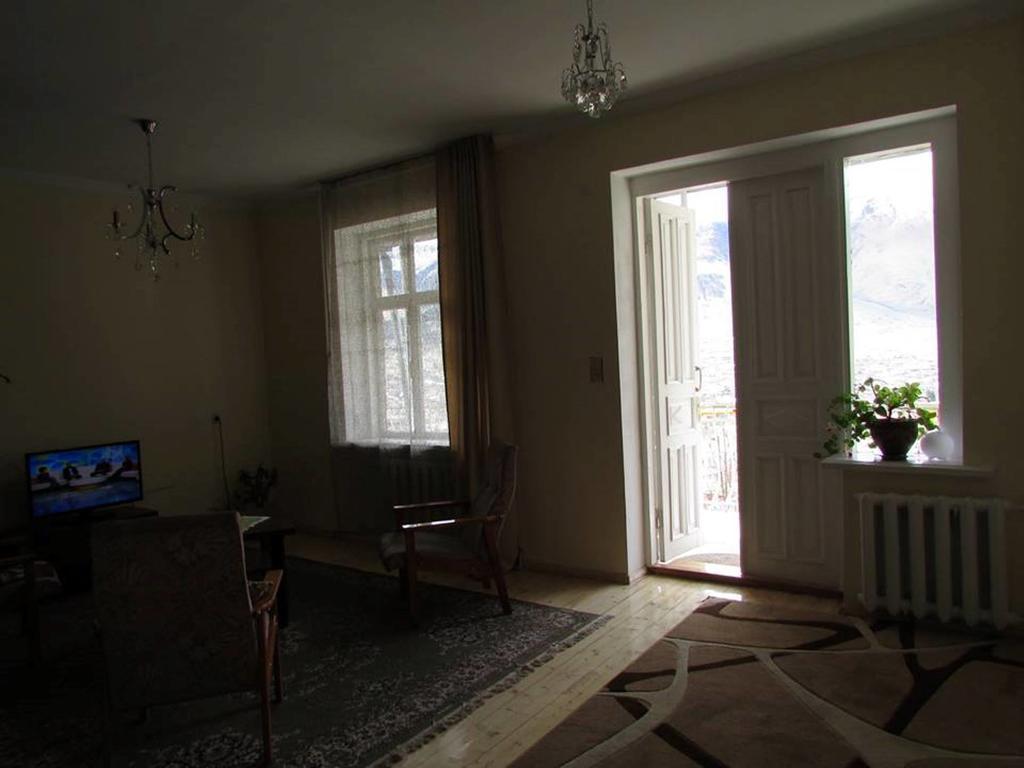 Red Stone Guest House Kasbegi Buitenkant foto